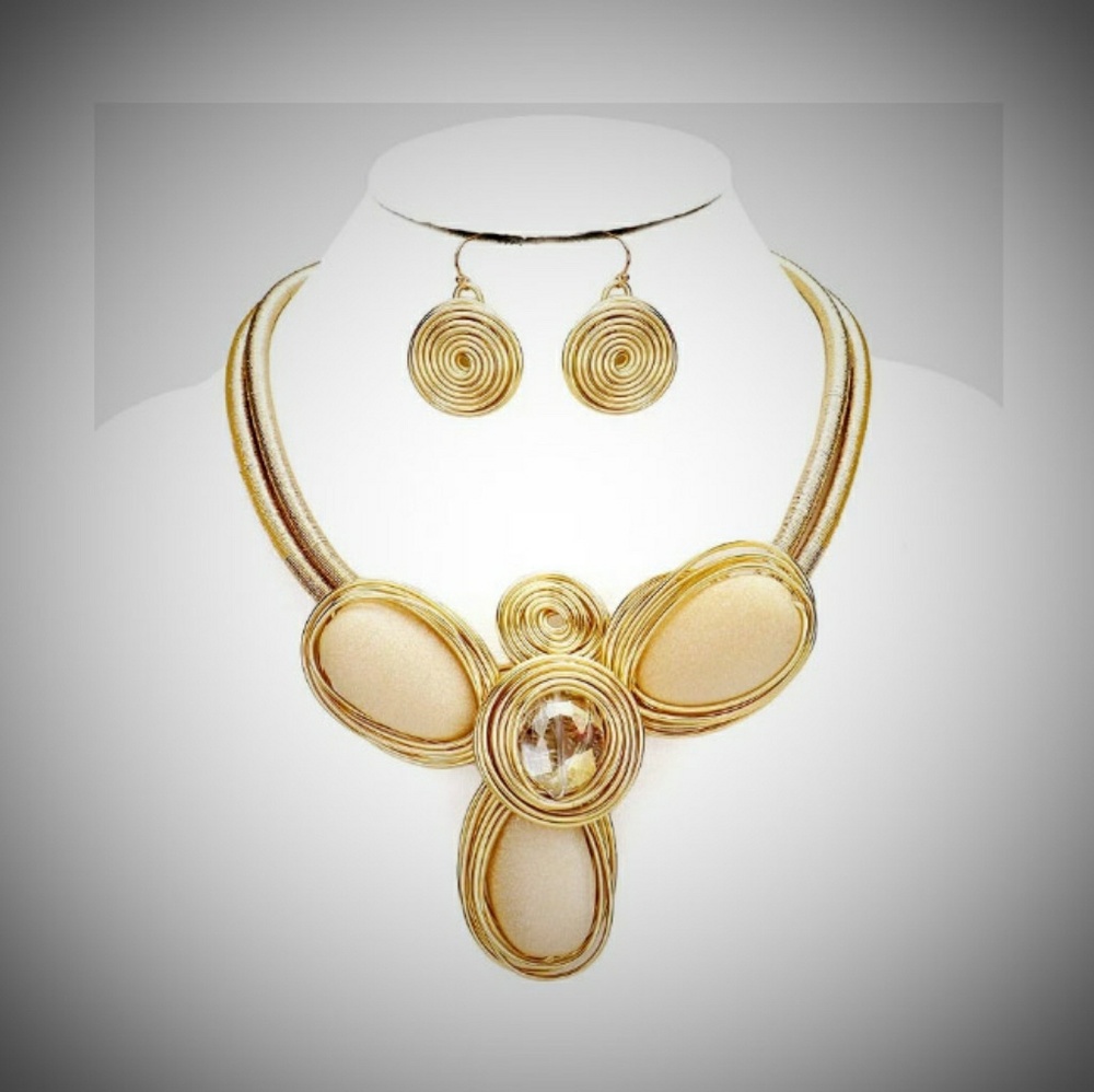 Necklace Set - Picture 2 of 2